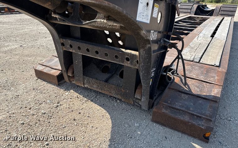 image for item DX5697 2008 Fontaine Magnitude 51 low boy equipment trailer