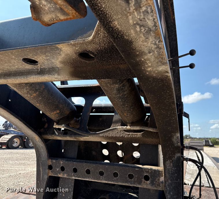 image for item DX5697 2008 Fontaine Magnitude 51 low boy equipment trailer