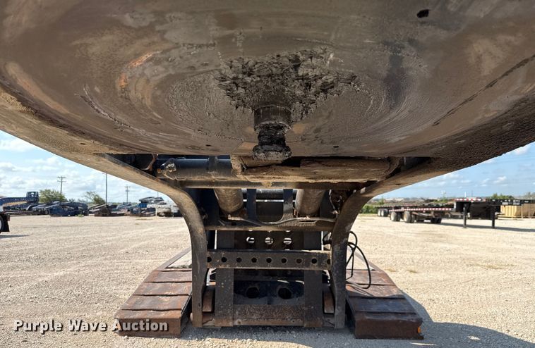 image for item DX5697 2008 Fontaine Magnitude 51 low boy equipment trailer