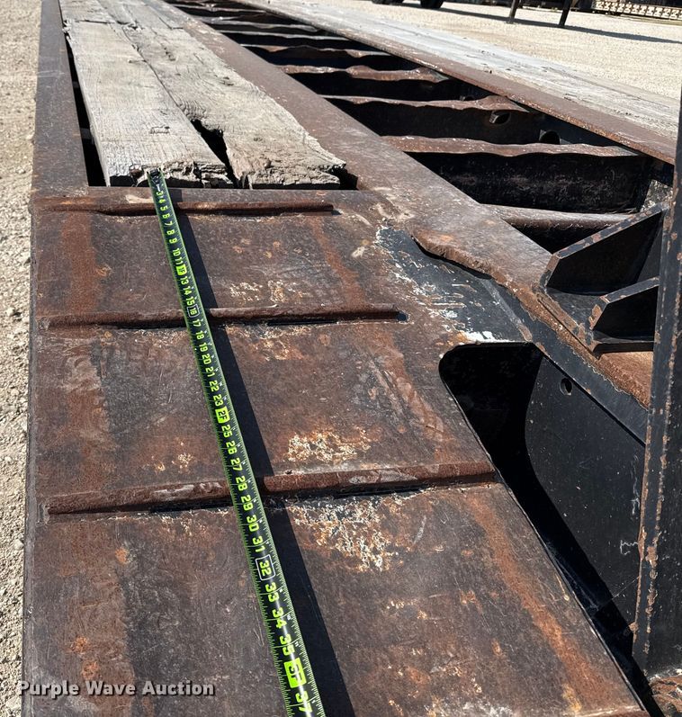 image for item DX5697 2008 Fontaine Magnitude 51 low boy equipment trailer