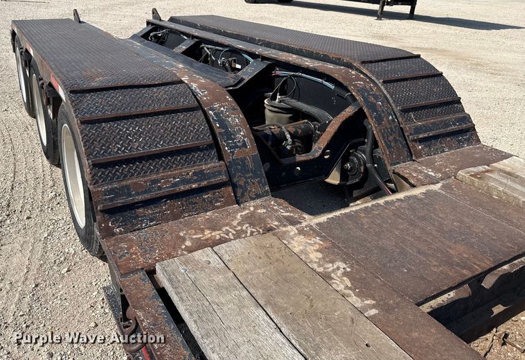 image for item DX5697 2008 Fontaine Magnitude 51 low boy equipment trailer