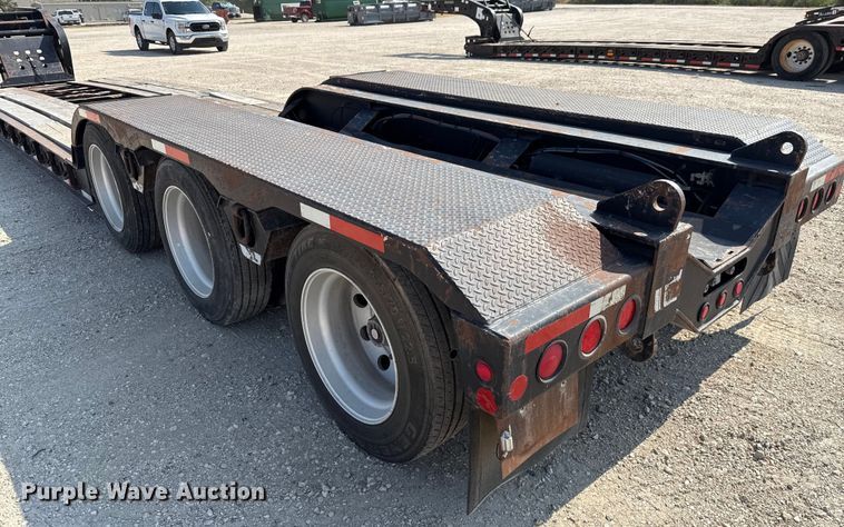 image for item DX5697 2008 Fontaine Magnitude 51 low boy equipment trailer