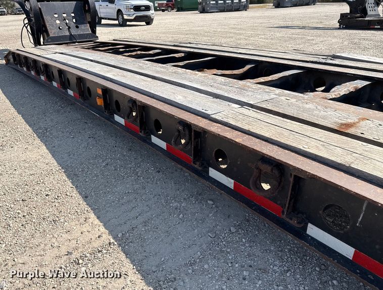 image for item DX5697 2008 Fontaine Magnitude 51 low boy equipment trailer