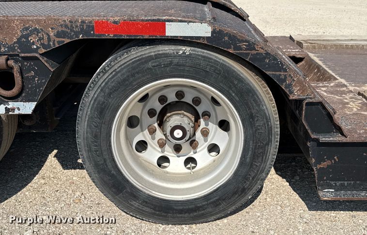 image for item DX5697 2008 Fontaine Magnitude 51 low boy equipment trailer