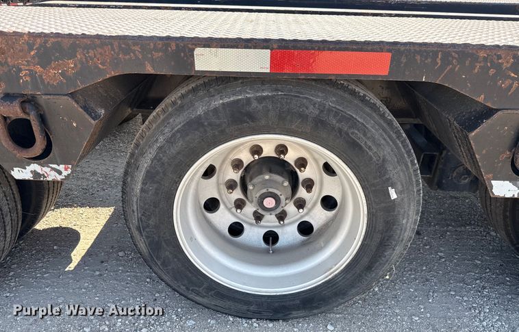 image for item DX5697 2008 Fontaine Magnitude 51 low boy equipment trailer