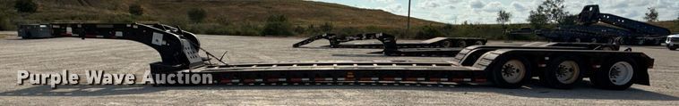image for item DX5700 2008 Fontaine Magnitude 51 lowboy equipment trailer