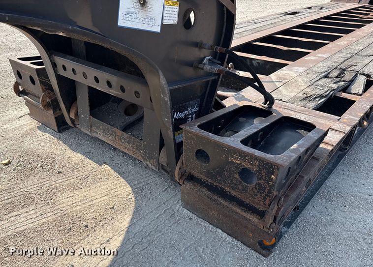 image for item DX5700 2008 Fontaine Magnitude 51 lowboy equipment trailer