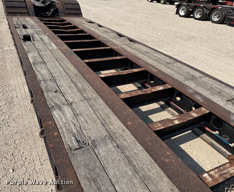 image for item DX5700 2008 Fontaine Magnitude 51 lowboy equipment trailer