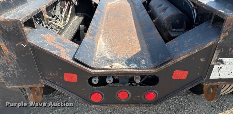 image for item DX5700 2008 Fontaine Magnitude 51 lowboy equipment trailer