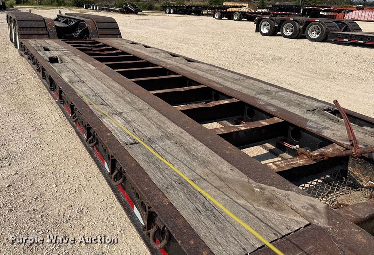 image for item DX5700 2008 Fontaine Magnitude 51 lowboy equipment trailer