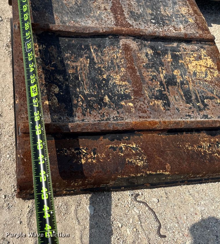 image for item DX5700 2008 Fontaine Magnitude 51 lowboy equipment trailer