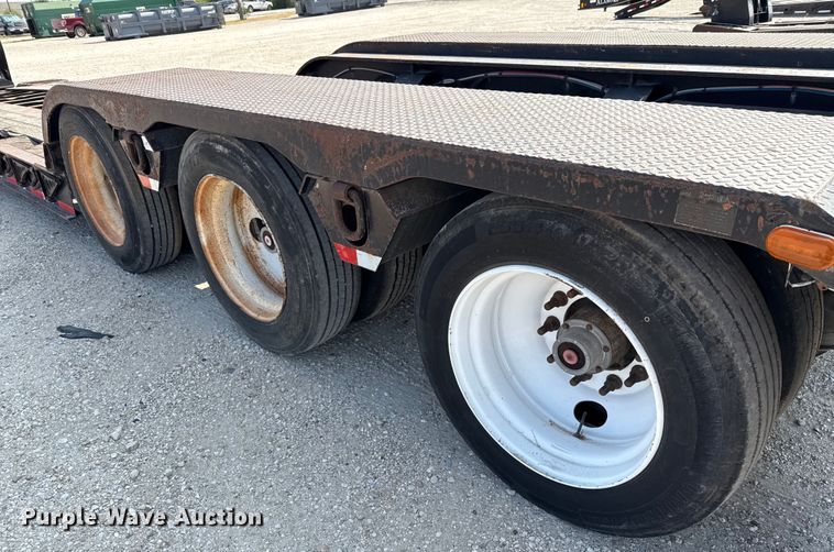 image for item DX5700 2008 Fontaine Magnitude 51 lowboy equipment trailer