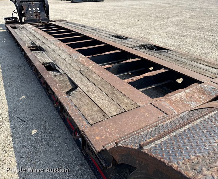 image for item DX5700 2008 Fontaine Magnitude 51 lowboy equipment trailer