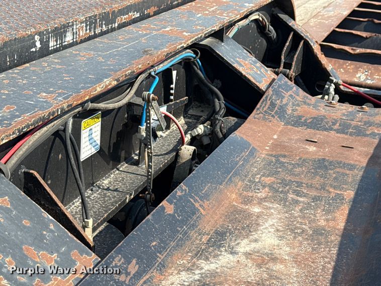 image for item DX5700 2008 Fontaine Magnitude 51 lowboy equipment trailer