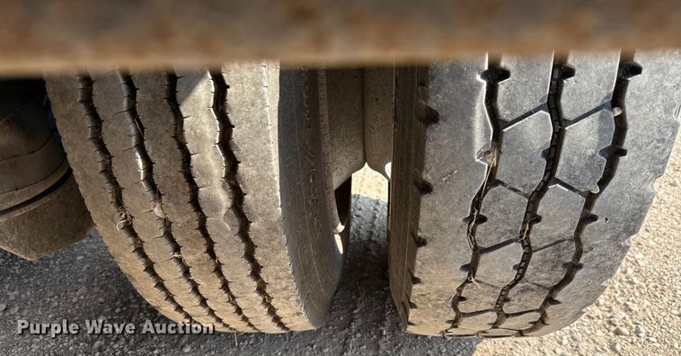 image for item DX5700 2008 Fontaine Magnitude 51 lowboy equipment trailer