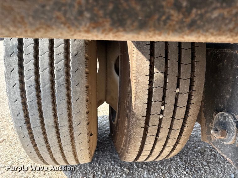 image for item DX5700 2008 Fontaine Magnitude 51 lowboy equipment trailer