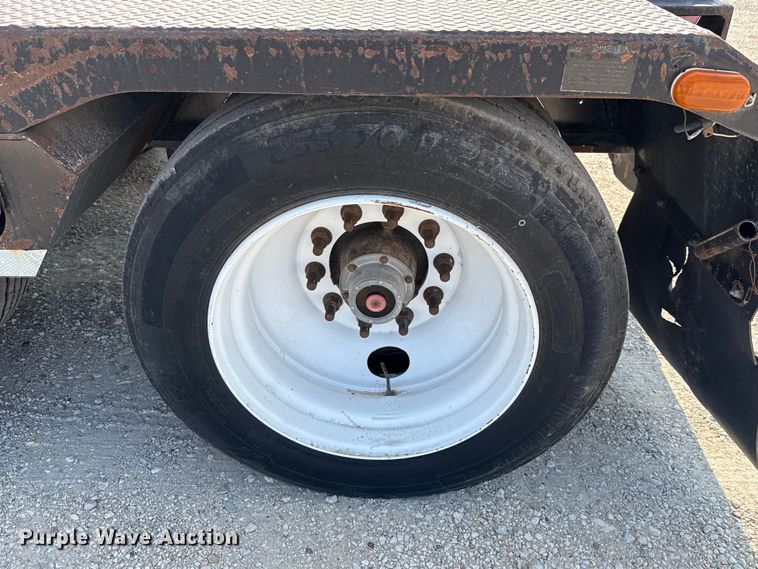 image for item DX5700 2008 Fontaine Magnitude 51 lowboy equipment trailer