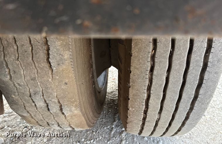 image for item DX5700 2008 Fontaine Magnitude 51 lowboy equipment trailer