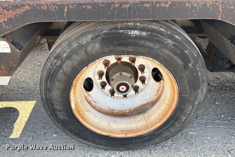 image for item DX5700 2008 Fontaine Magnitude 51 lowboy equipment trailer