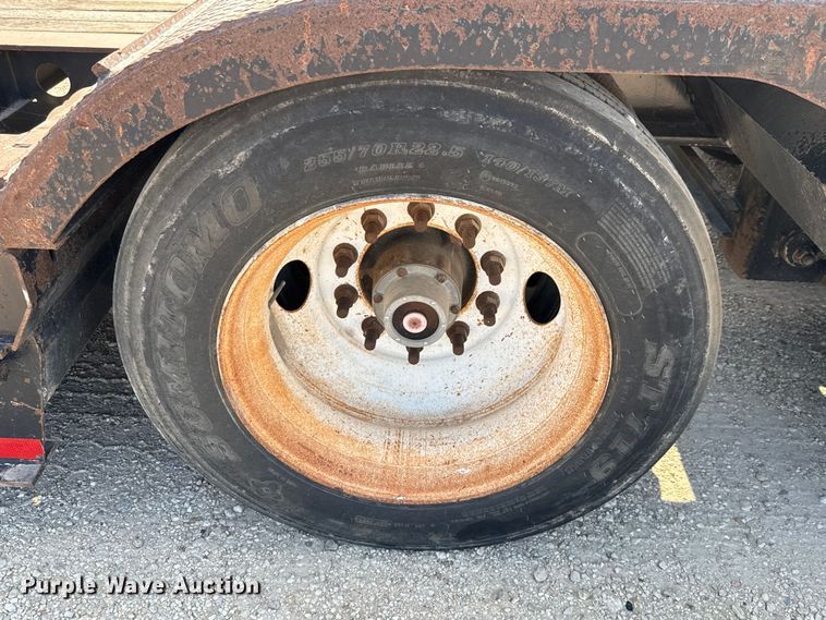 image for item DX5700 2008 Fontaine Magnitude 51 lowboy equipment trailer