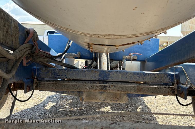 image for item DX5716 Concrete mixer trailer