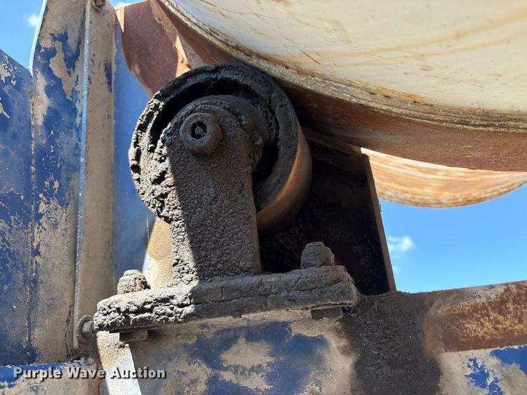 image for item DX5716 Concrete mixer trailer