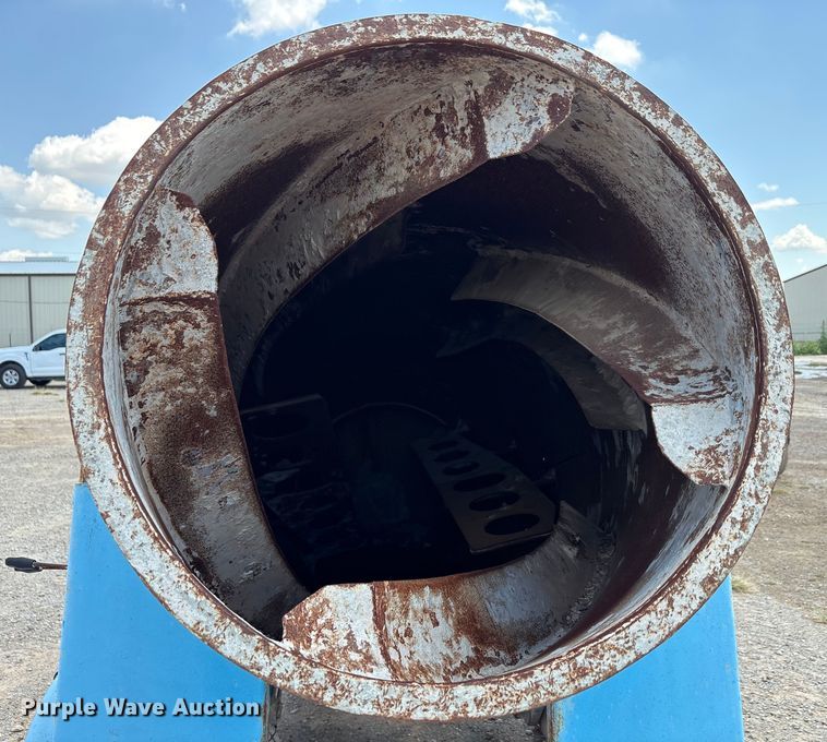 image for item DX5718 Concrete mixer trailer