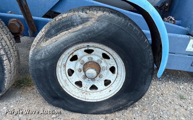 image for item DX5718 Concrete mixer trailer