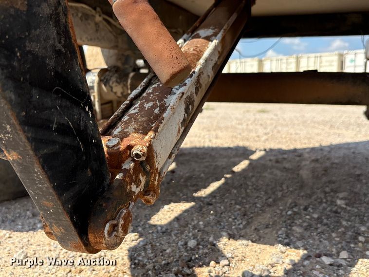 image for item DX5721 Concrete dump trailer