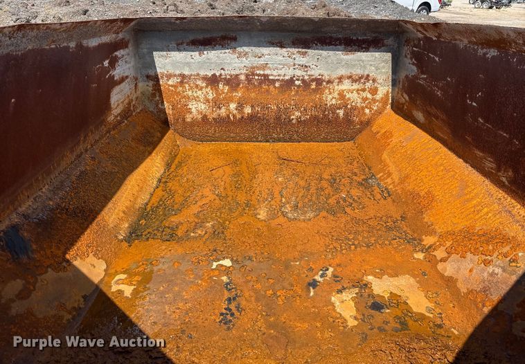 image for item DX5722 Concrete dump trailer