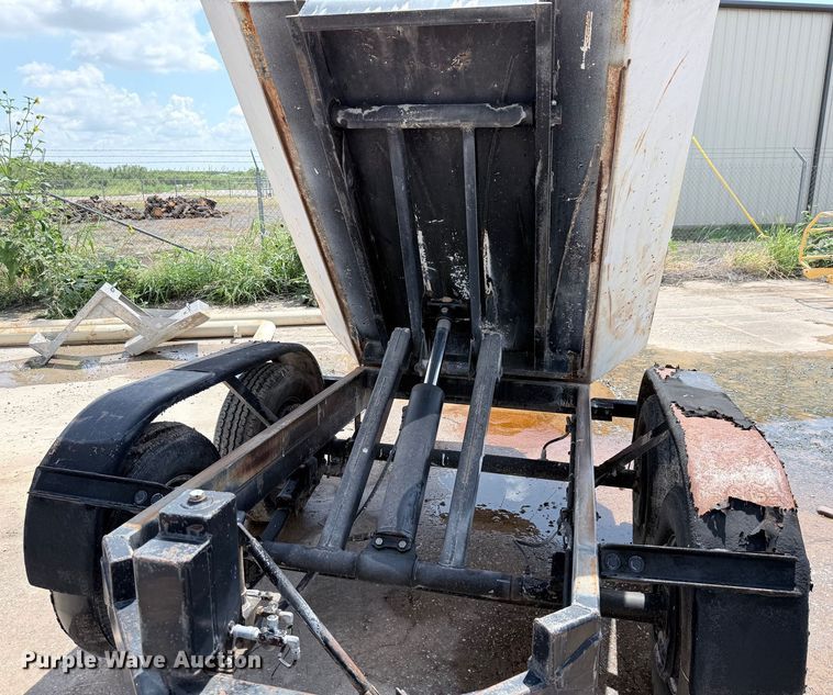 image for item DX5722 Concrete dump trailer