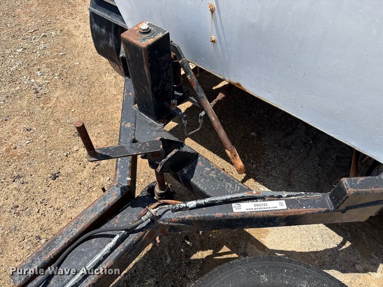 image for item DX5723 Concrete dump trailer