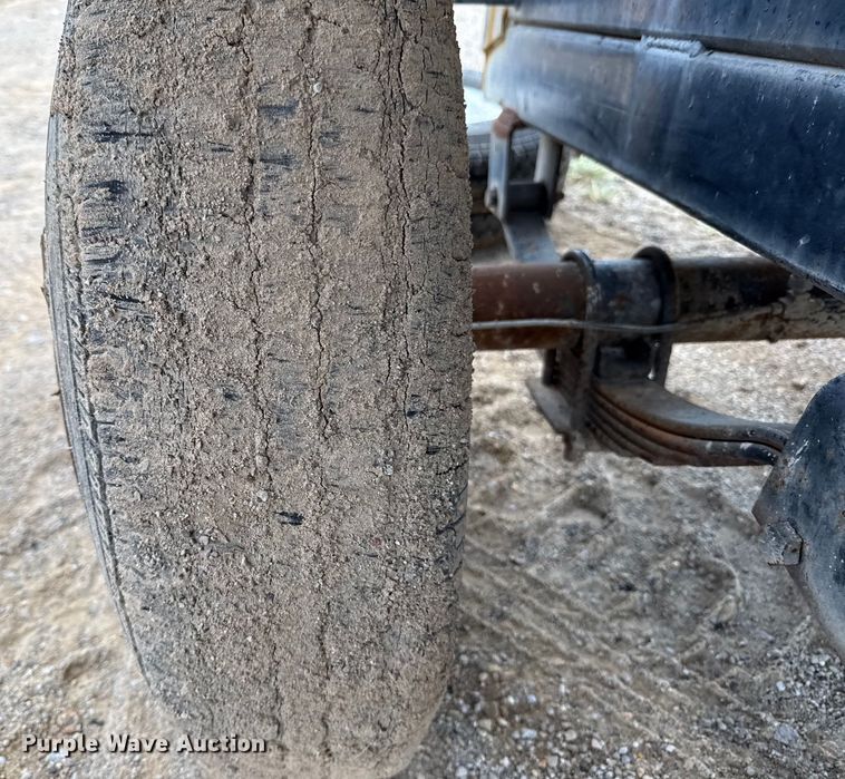 image for item DX5723 Concrete dump trailer