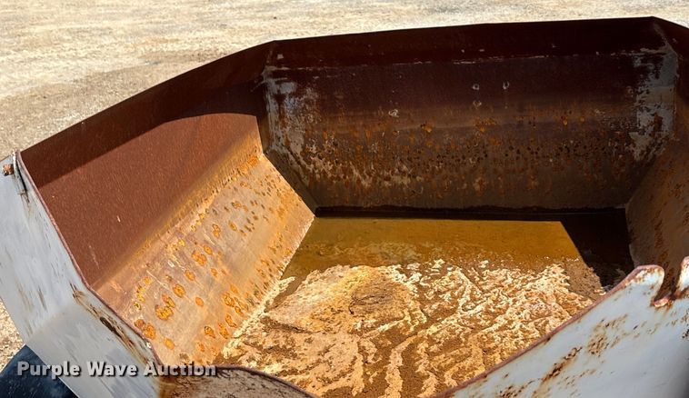 image for item DX5726 Concrete dump trailer