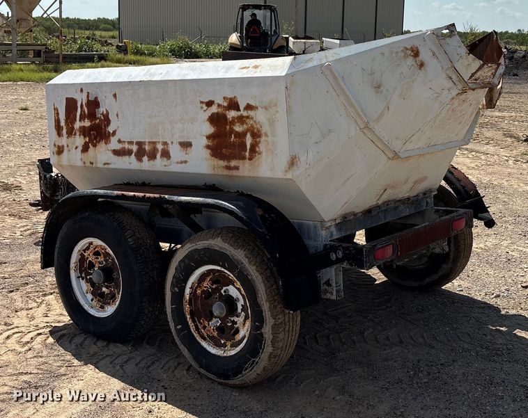 image for item DX5727 Concrete dump trailer
