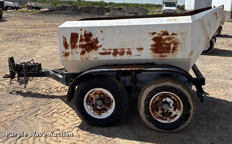 image for item DX5727 Concrete dump trailer