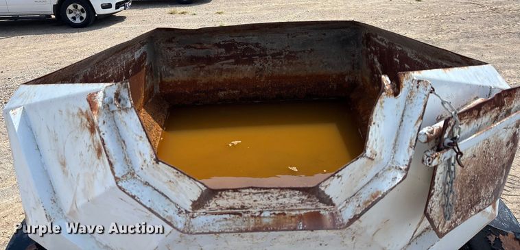 image for item DX5727 Concrete dump trailer