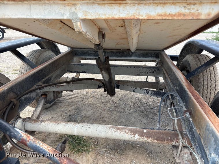 image for item DX5729 Concrete dump trailer