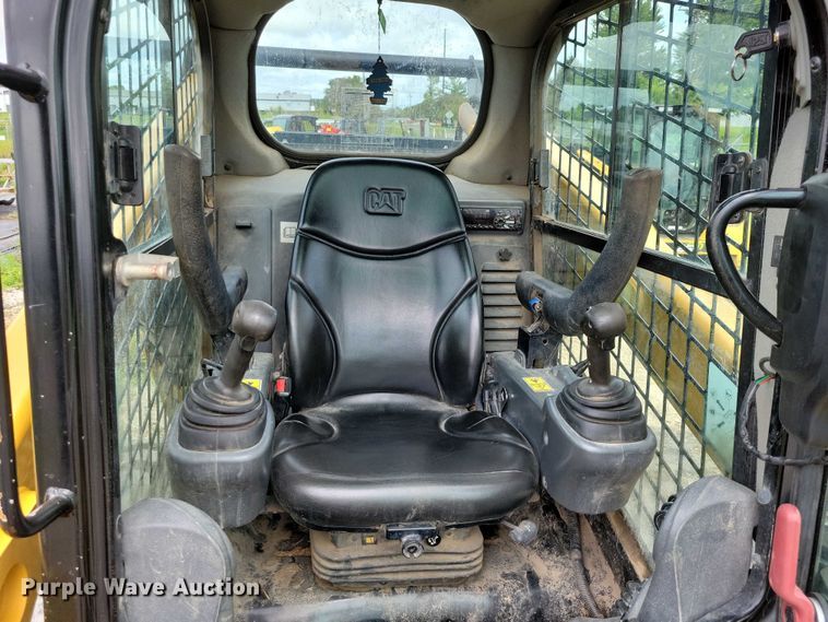 image for item DX7213 2017 Caterpillar 289D tracked skid steer loader