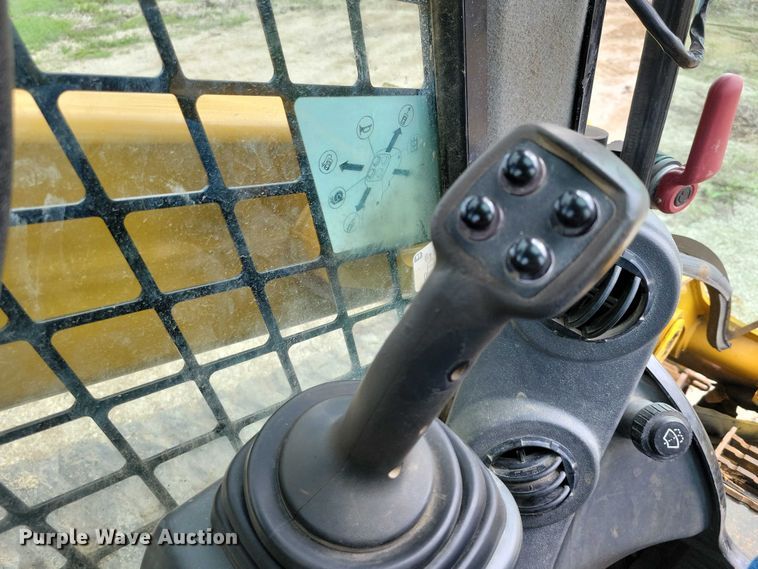 image for item DX7213 2017 Caterpillar 289D tracked skid steer loader