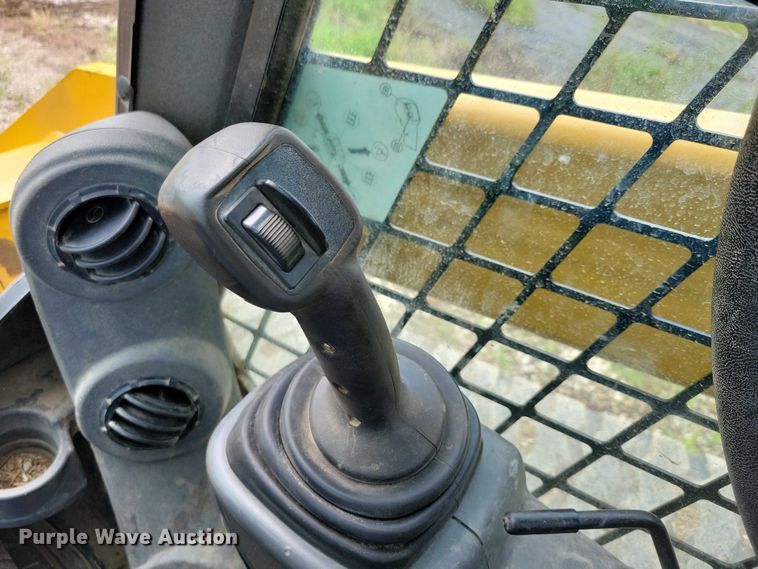 image for item DX7213 2017 Caterpillar 289D tracked skid steer loader