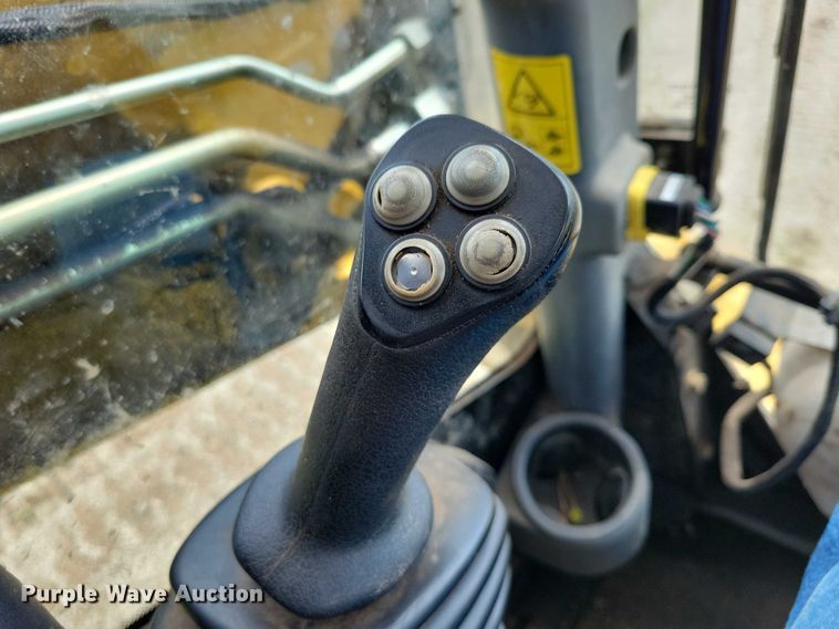 image for item DX7214 2023 ASV RT-65 tracked skid steer loader