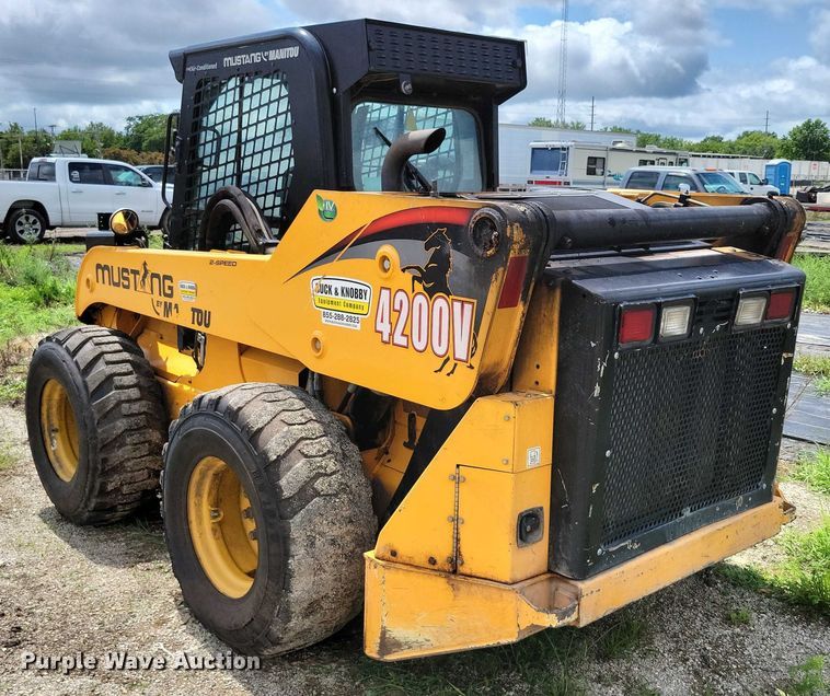 image for item DX7215 2020 Mustang 4200V skid steer loader