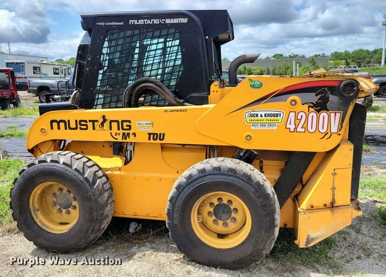 image for item DX7215 2020 Mustang 4200V skid steer loader