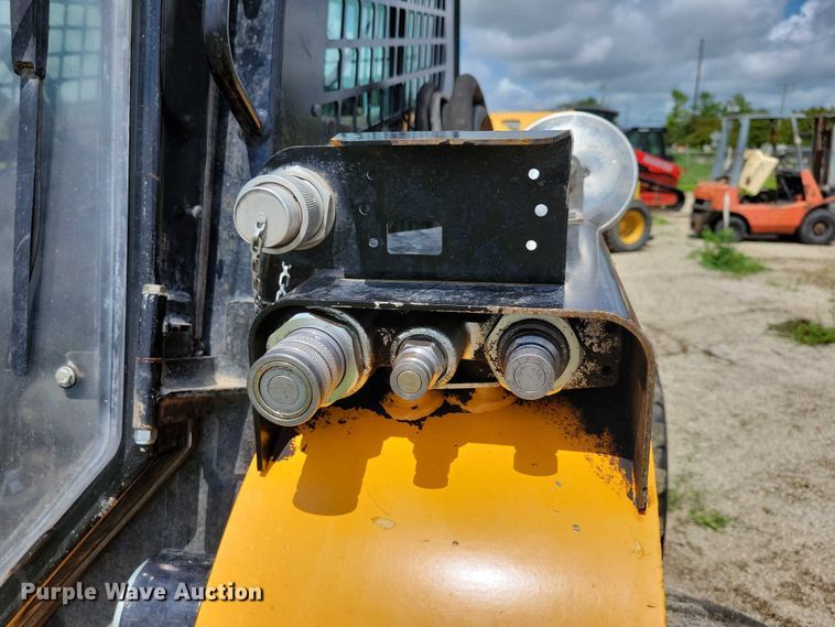 image for item DX7215 2020 Mustang 4200V skid steer loader