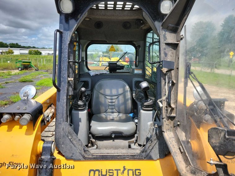image for item DX7215 2020 Mustang 4200V skid steer loader