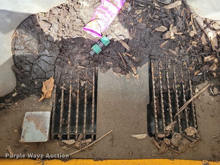 image for item DX7215 2020 Mustang 4200V skid steer loader