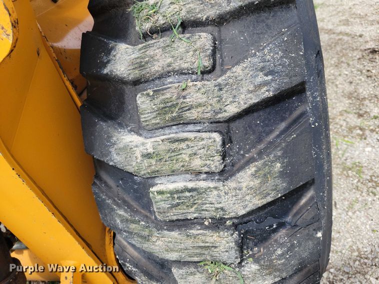 image for item DX7215 2020 Mustang 4200V skid steer loader