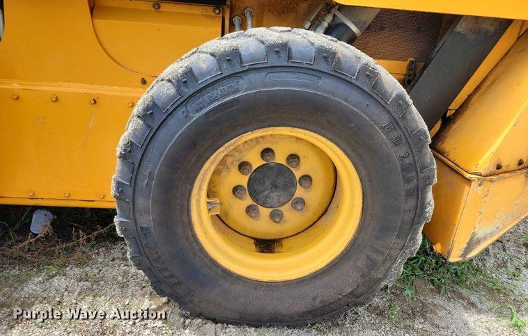 image for item DX7215 2020 Mustang 4200V skid steer loader