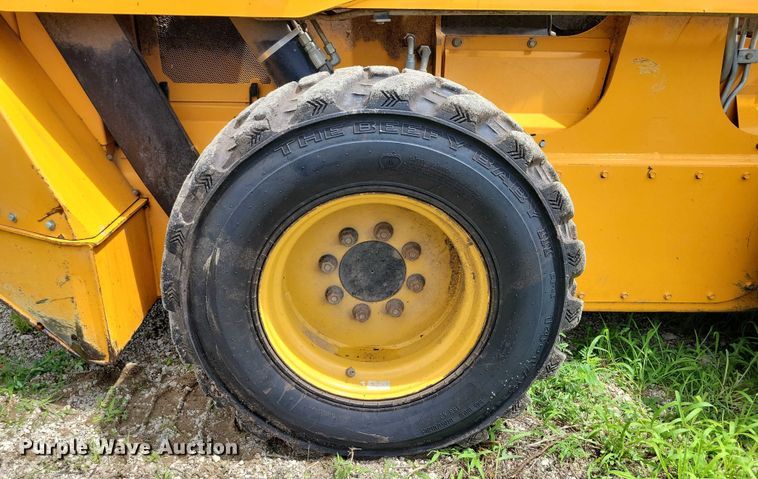 image for item DX7215 2020 Mustang 4200V skid steer loader